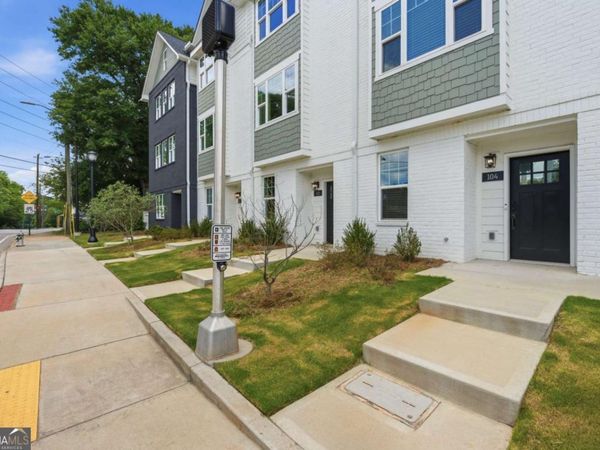 104 Mission Way SE, Atlanta, GA 30315