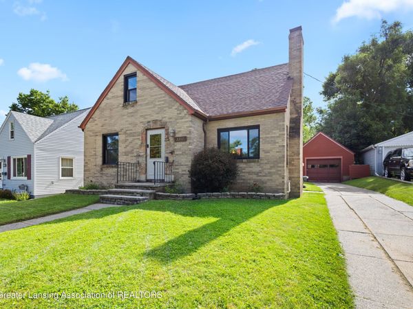 2217 Grant Street, Lansing, MI 48910