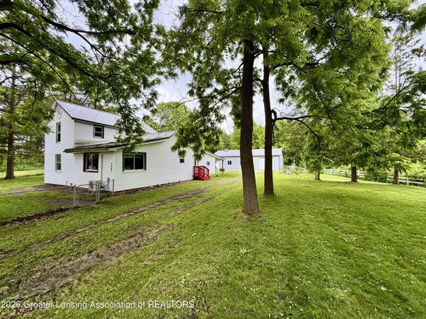 5447 Woods Road, Bellevue, MI 49021