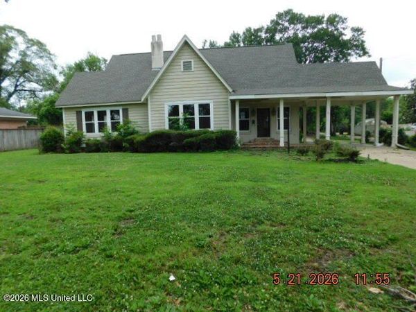 111 E President , Greenwood, MS 38930