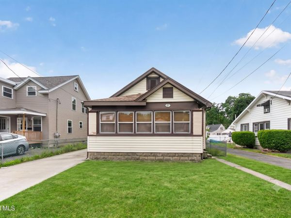 24 Maplewood Avenue, Colonie, NY 12205