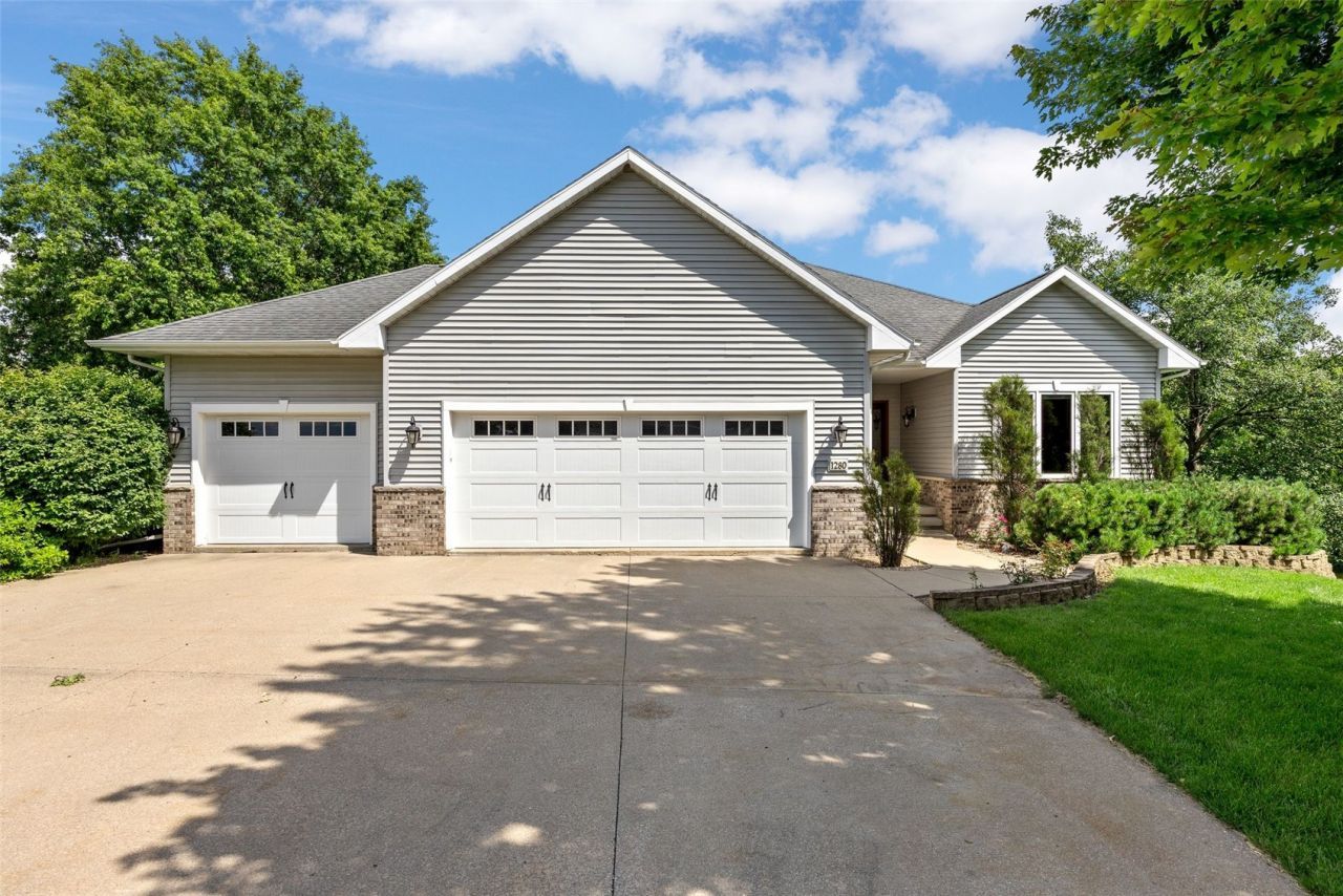 1280 Winchester Drive, Swisher, IA 52338 Main Photo