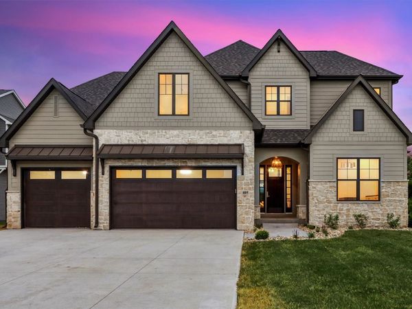 405 MacBride Trail , Solon, IA 52333