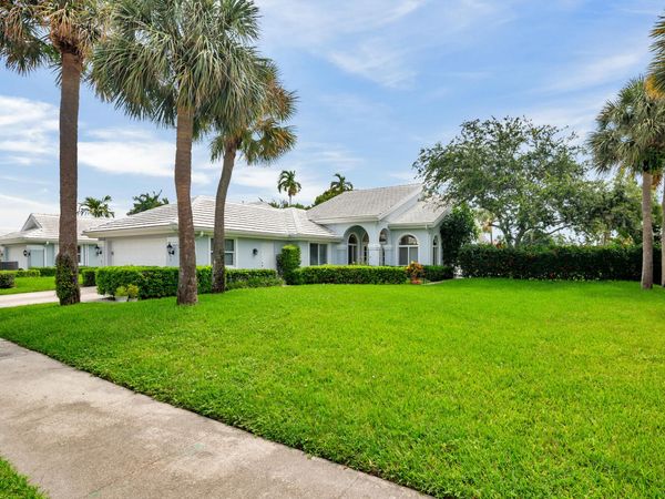 2402 Saratoga Bay Drive, West Palm Beach, FL 33409
