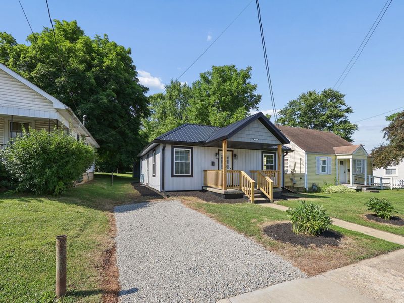411 E Ohio Street, Circleville, OH 43113 Photo 3
