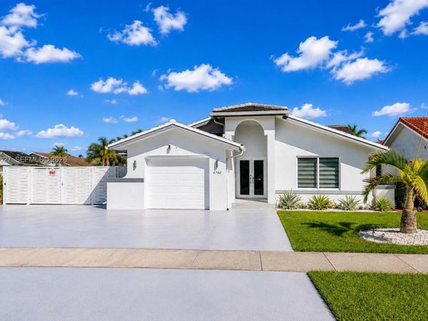 2401 SW 143rd Ct , Miami, FL 33175