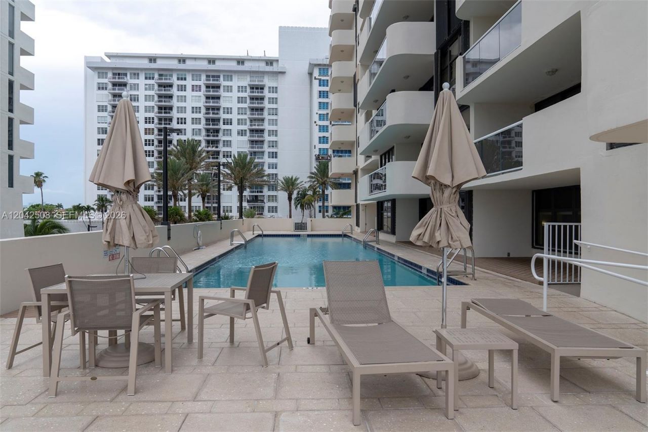 5757 Collins Ave , Unit 1604, Miami Beach, FL 33140 Photo