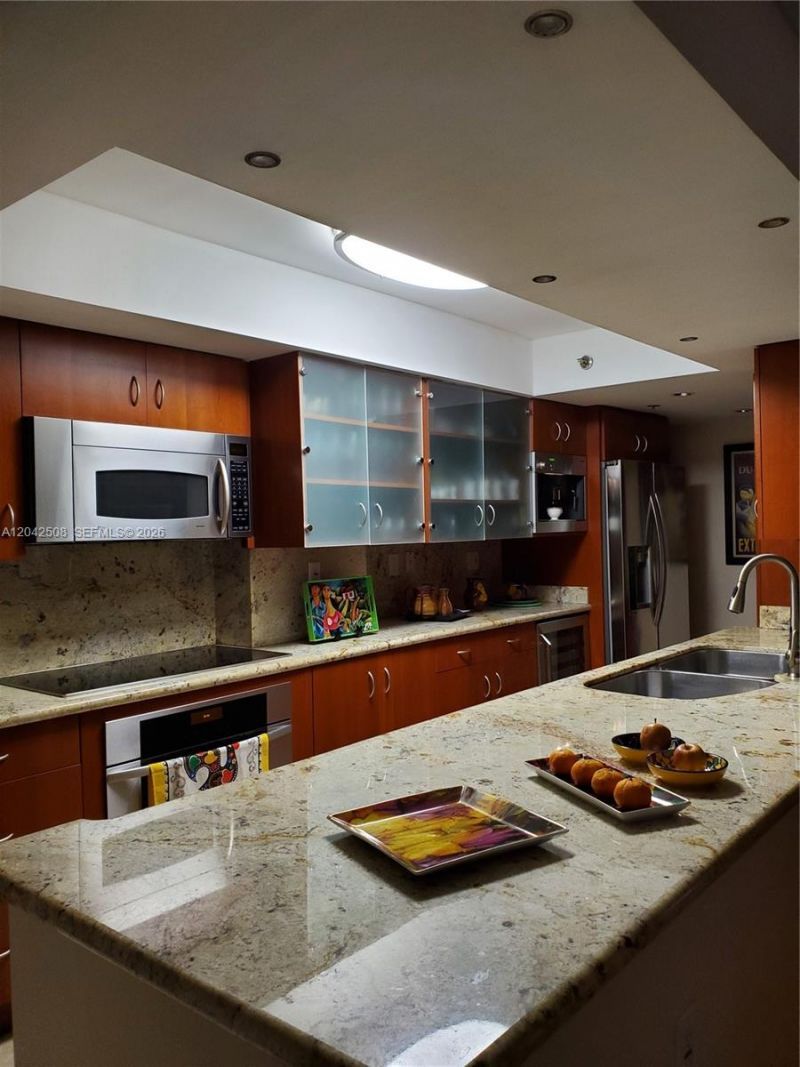 5757 Collins Ave , Unit 1604, Miami Beach, FL 33140 Photo