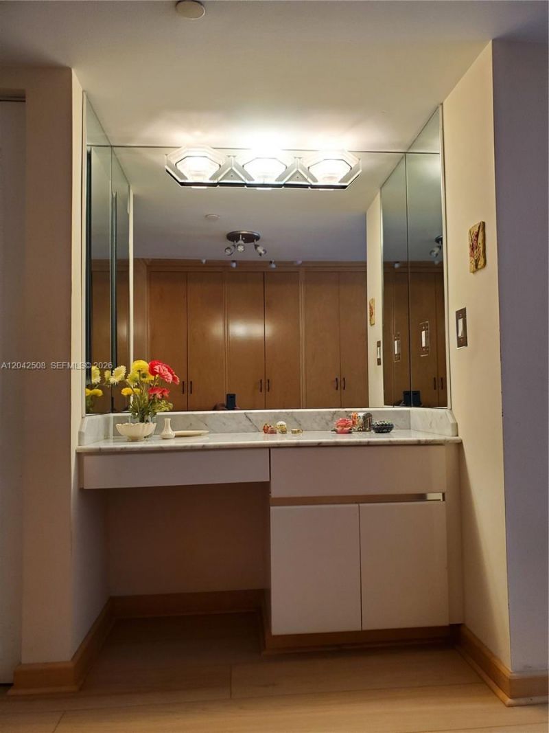 5757 Collins Ave , Unit 1604, Miami Beach, FL 33140 Photo