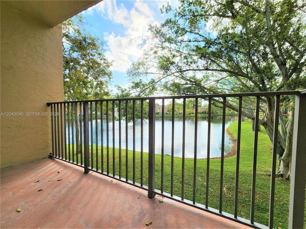 251 Palm Cir W , Unit 204, Pembroke Pines, FL 33025