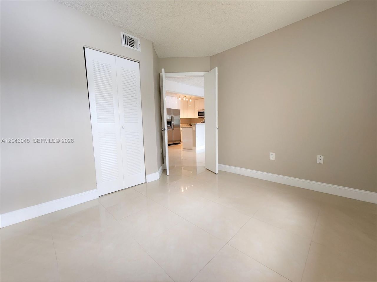 251 Palm Cir W , Unit 204, Pembroke Pines, FL 33025 Photo