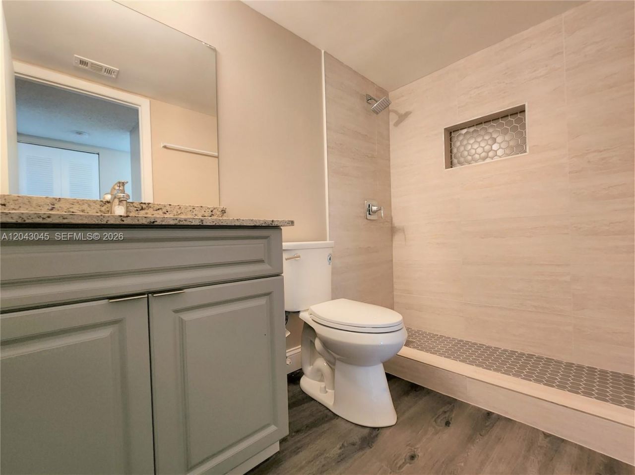 251 Palm Cir W , Unit 204, Pembroke Pines, FL 33025 Photo