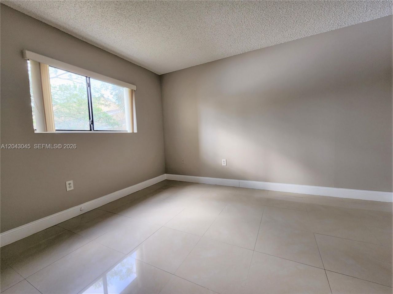 251 Palm Cir W , Unit 204, Pembroke Pines, FL 33025 Photo