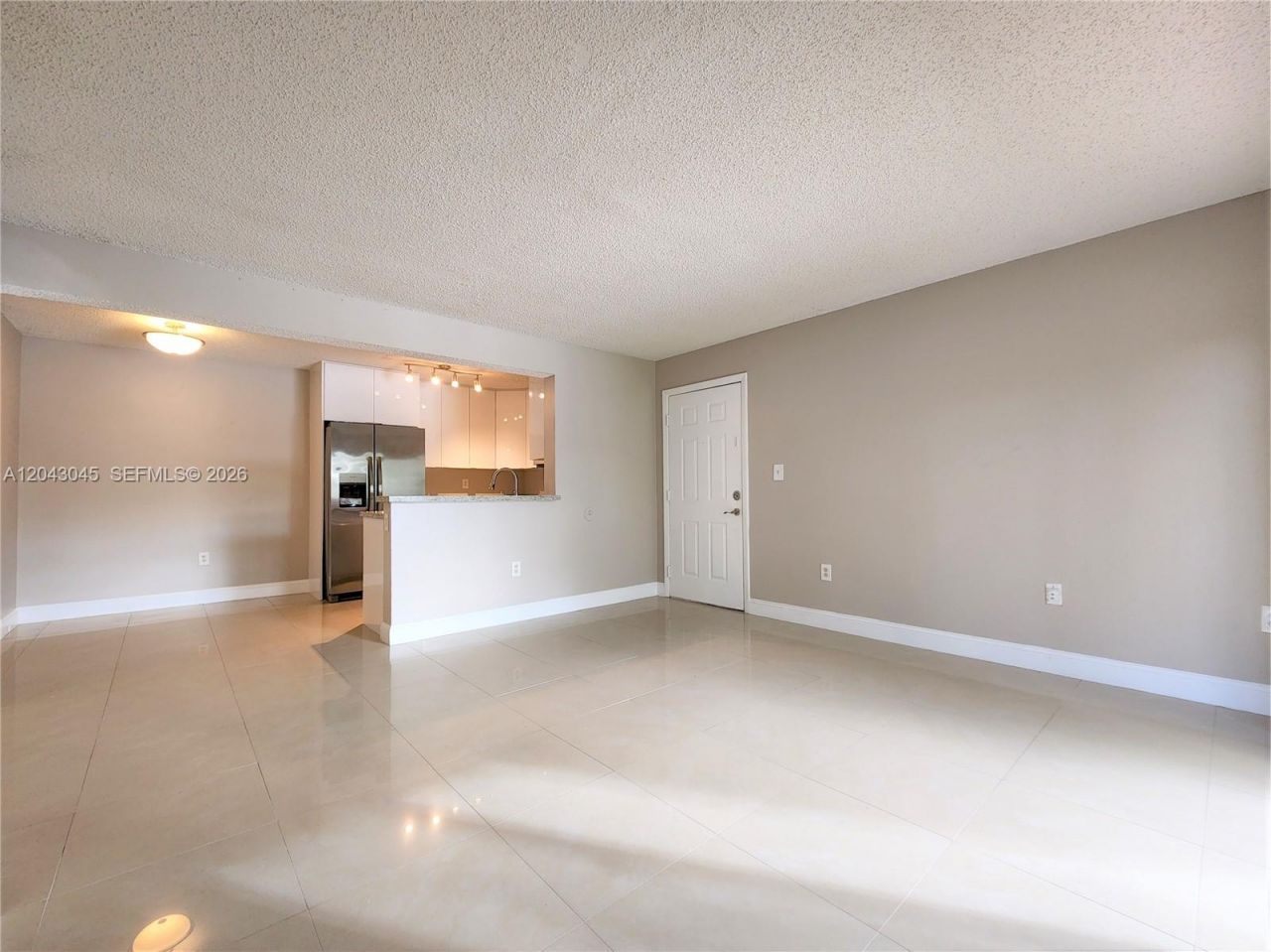 251 Palm Cir W , Unit 204, Pembroke Pines, FL 33025 Photo