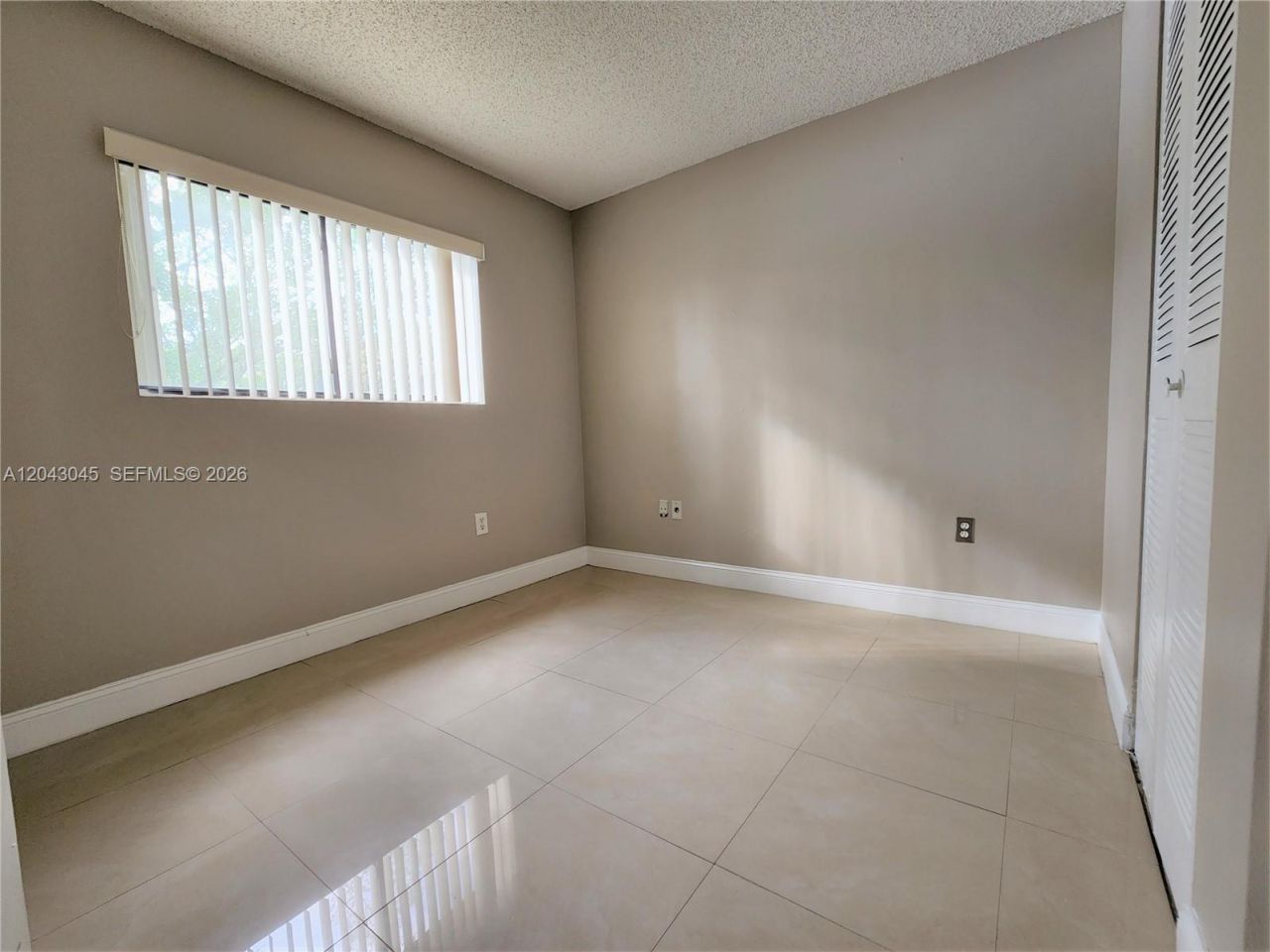 251 Palm Cir W , Unit 204, Pembroke Pines, FL 33025 Photo
