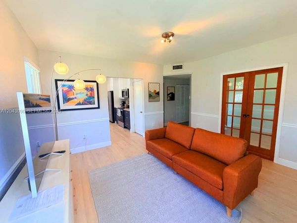 201 Flagler Dr , Unit 201, Miami Springs, FL 33166