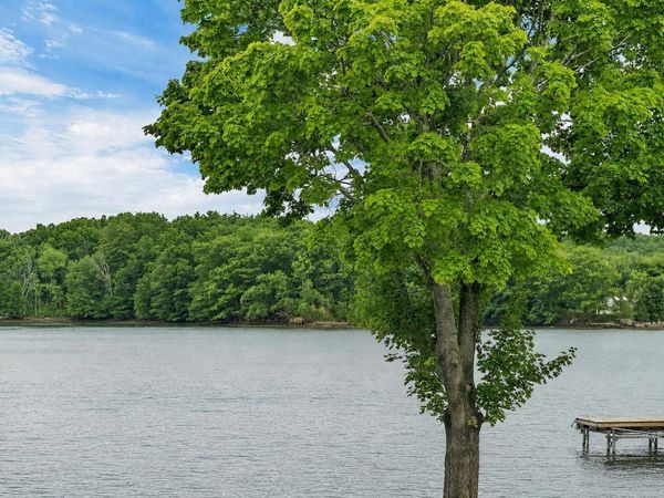 8 Heaphy Lane, Dover, NH 03820