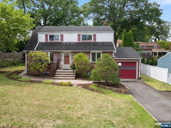 346 E Woodland Road, NEW MILFORD, NJ 07646