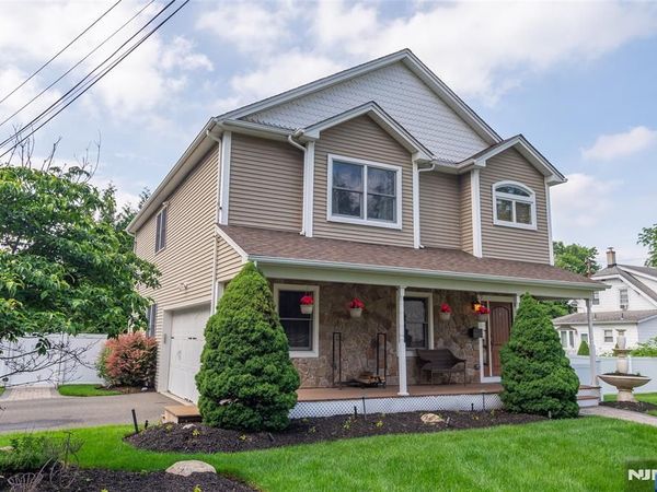 4 Kingsberry Avenue, WESTWOOD, NJ 07675