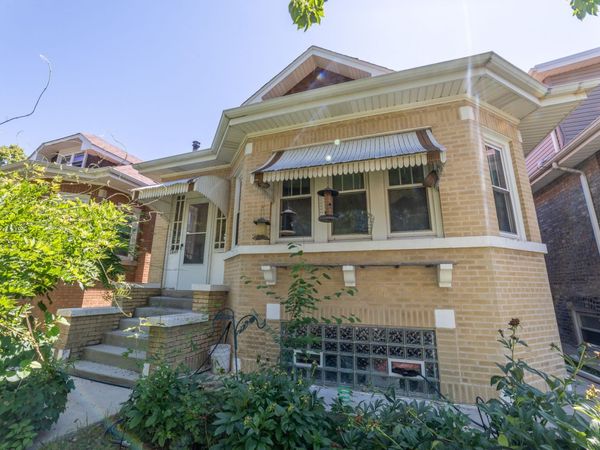 2849 N Luna Avenue , Chicago, IL 60641