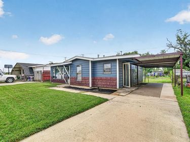 2344 Beaumont Street, Fort Worth, TX 76106