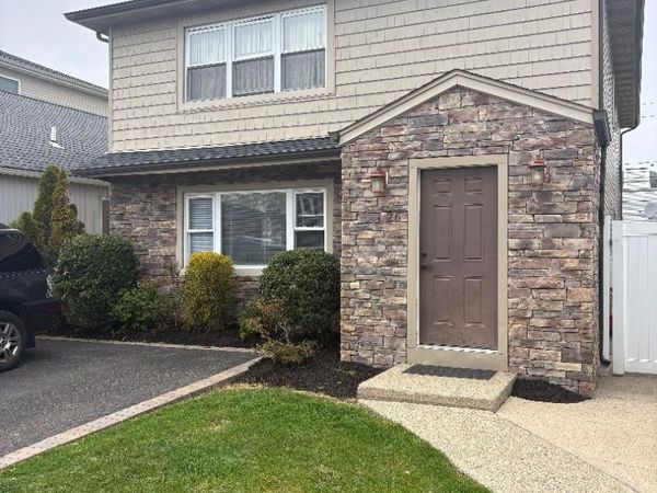 26 Quebec Road S, Unit 2, Island Park, NY 11558