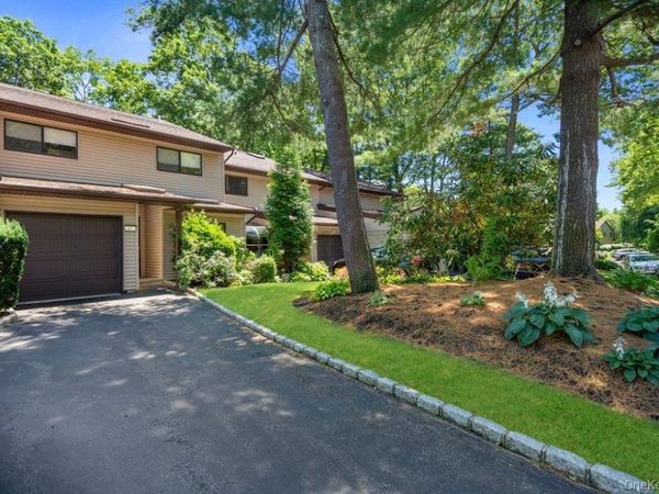 97 Northgate Circle , Melville, NY 11747