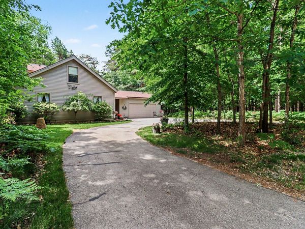 10035 Hawthorne Lane, Canadian Lakes, MI 49346