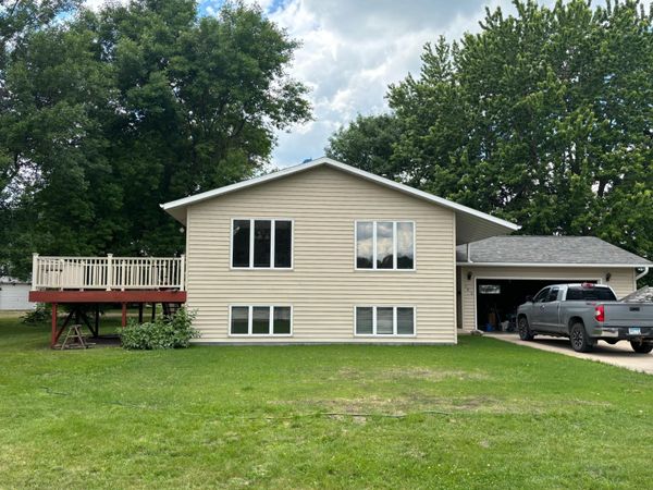 590 Lakeview Road , Heron Lake, MN 56137
