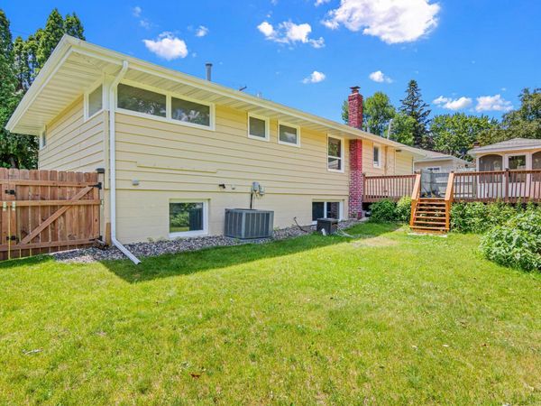 1640 7th Street NW, New Brighton, MN 55112