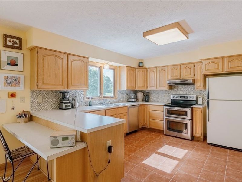 5174 Oakhill Street, Louisville, OH 44641 Photo 15