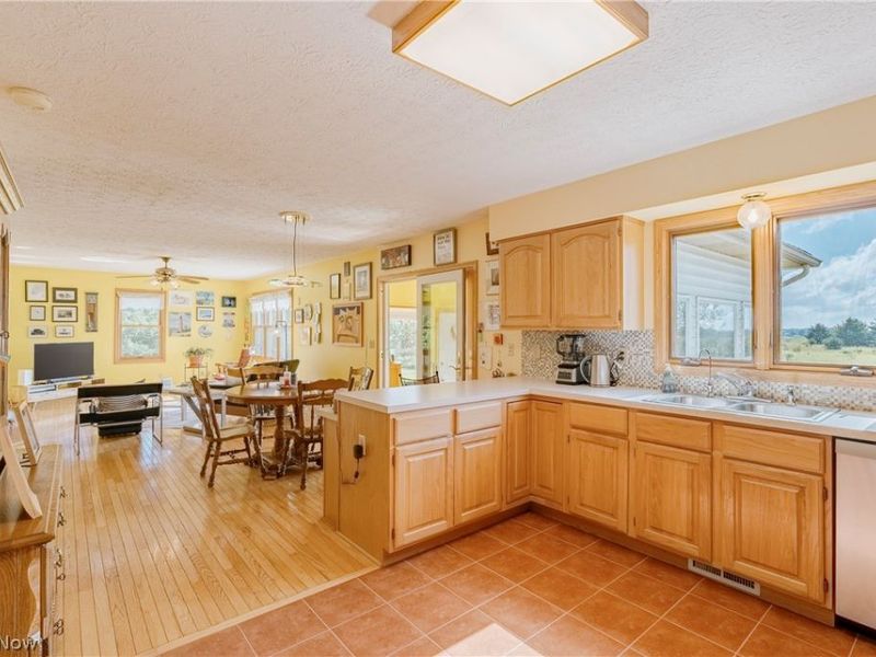 5174 Oakhill Street, Louisville, OH 44641 Photo 17