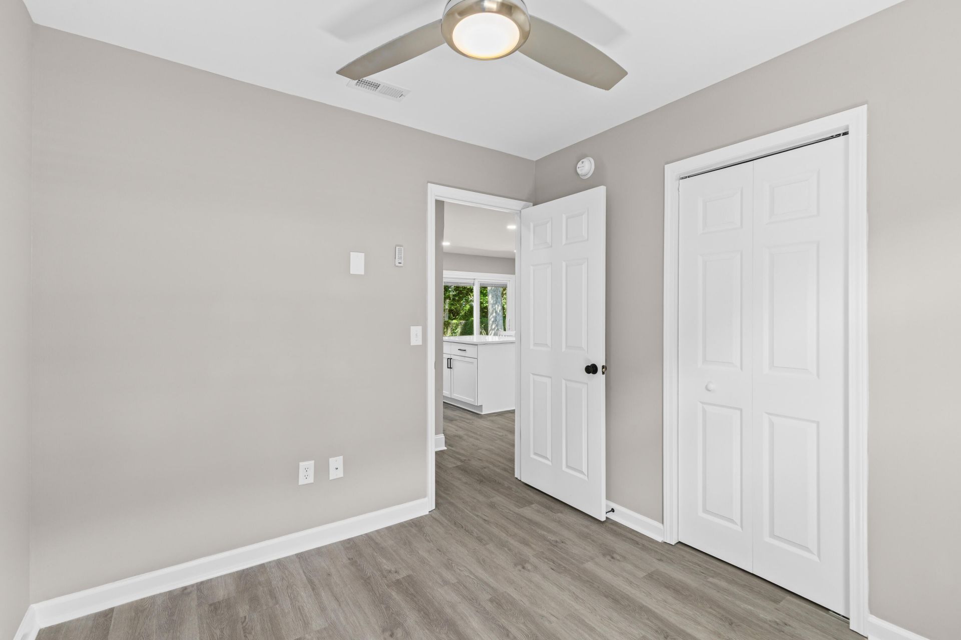 305 Elliott Drive Photo 17