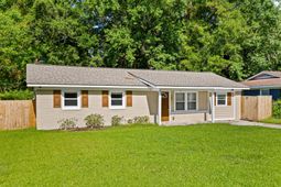 305 Elliott Drive photo 4