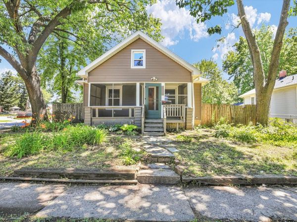 810 N Busey Avenue, Urbana, IL 61801