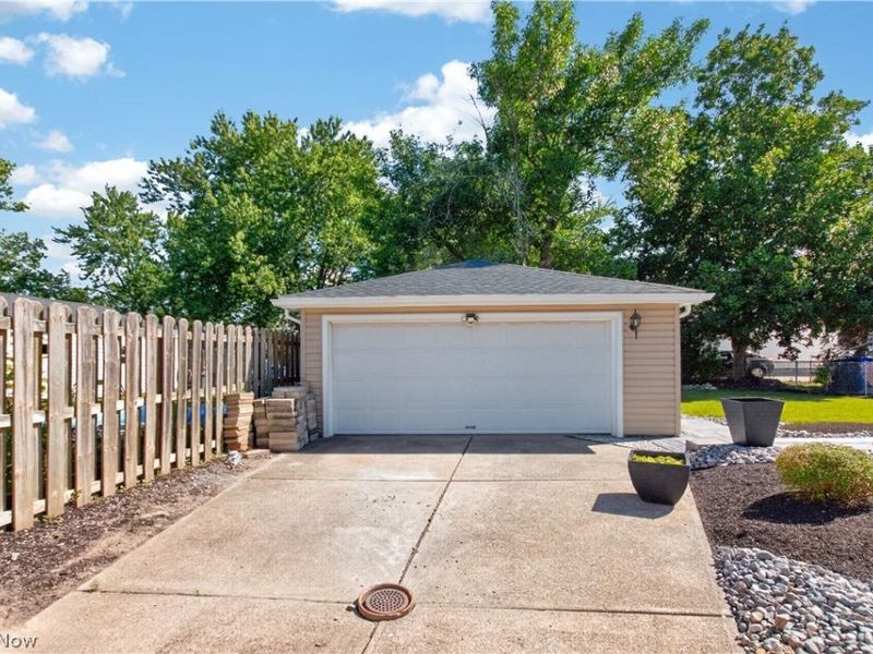 15916 Meigs Boulevard, Brook Park, OH 44142 Photo 40