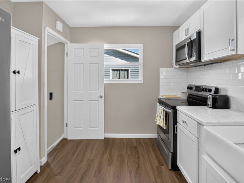 15916 Meigs Boulevard, Brook Park, OH 44142 Photo 5