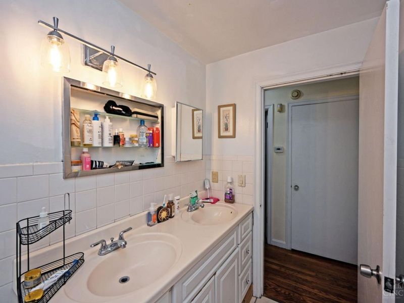 2881 Marshall Avenue, Cincinnati, OH 45225 Photo 26