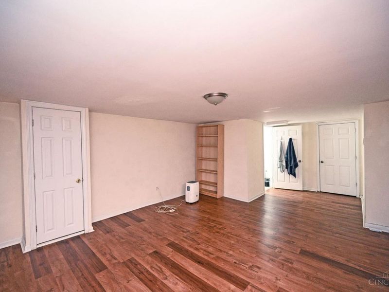 2881 Marshall Avenue, Cincinnati, OH 45225 Photo 37