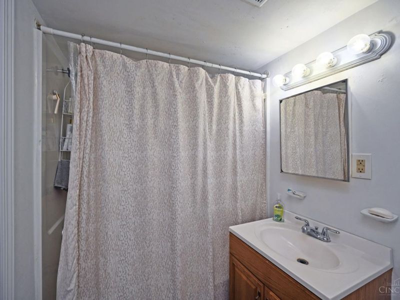 2881 Marshall Avenue, Cincinnati, OH 45225 Photo 42
