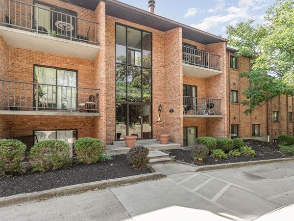 518 Riddle Road, Cincinnati, OH 45220
