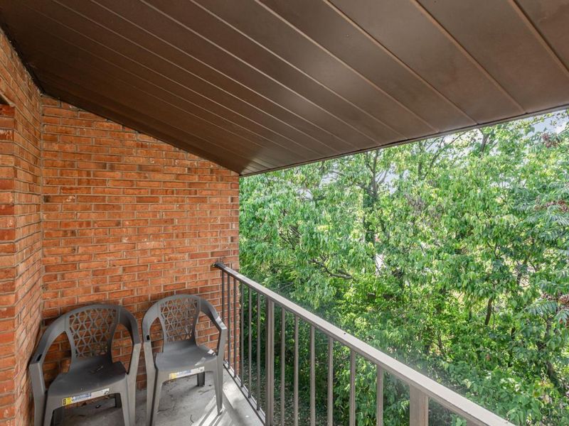 518 Riddle Road, Cincinnati, OH 45220 Photo 14