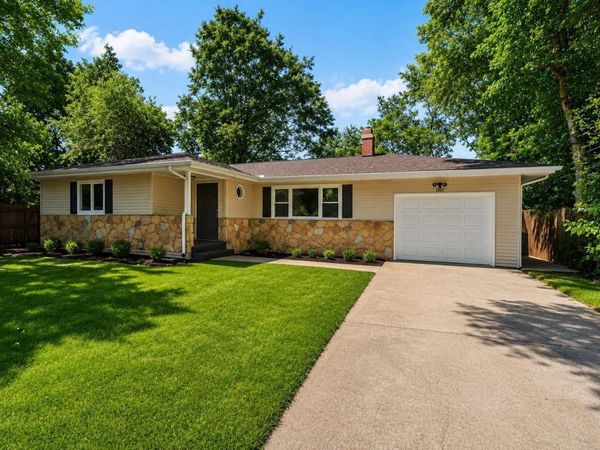 1037 N Twyckenham Drive, South Bend, IN 46617