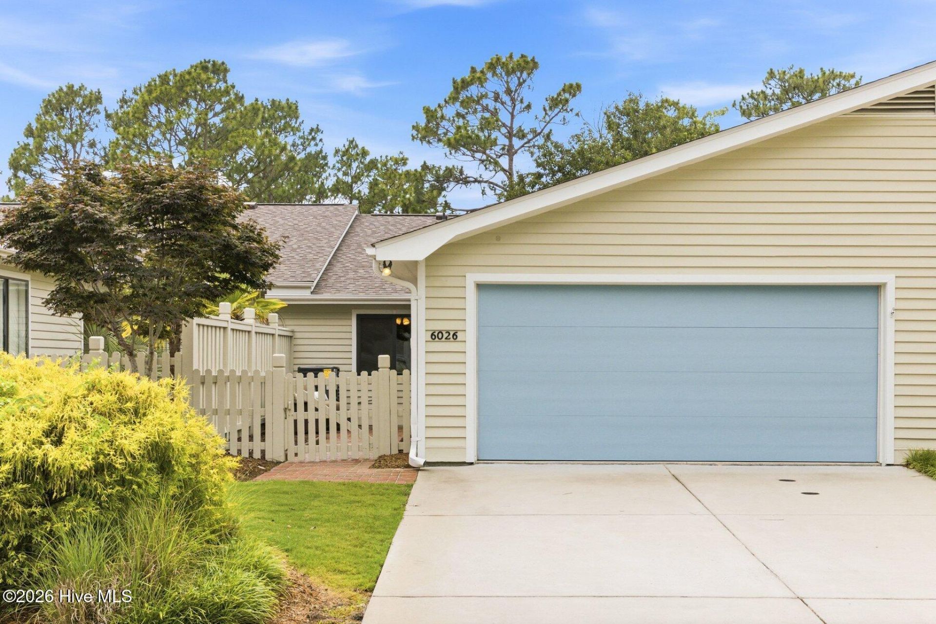 6026 Inland Greens Drive, Wilmington, NC 28405 Main Photo