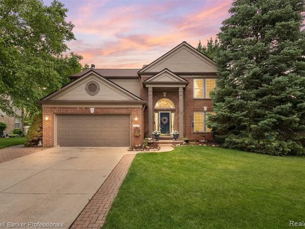 17943 Salinas River Way, Macomb Twp, MI 48042
