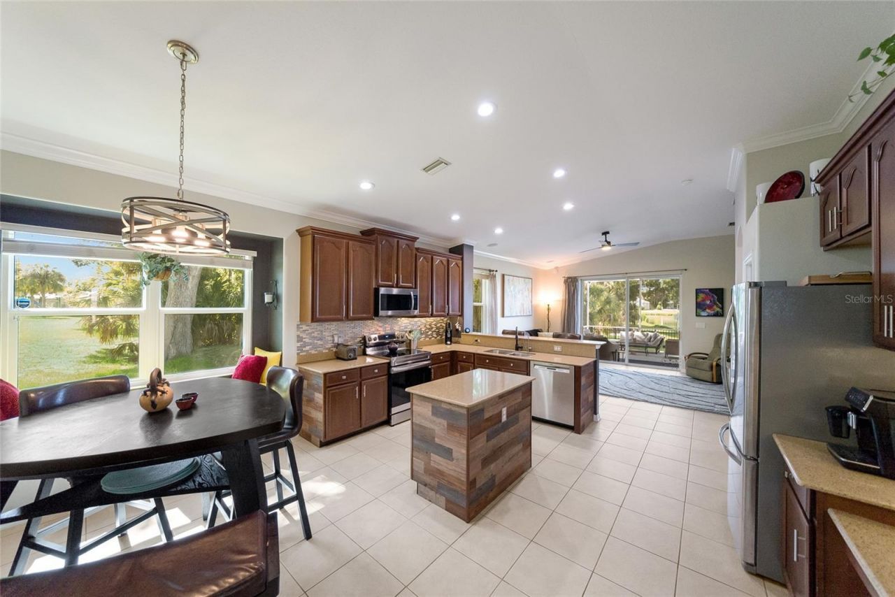 5030 58th Terrace E, Bradenton, FL 34203 Photo