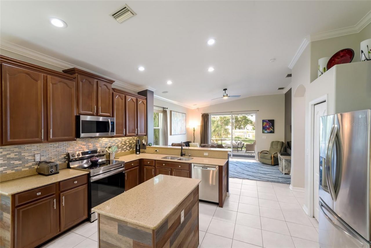 5030 58th Terrace E, Bradenton, FL 34203 Photo