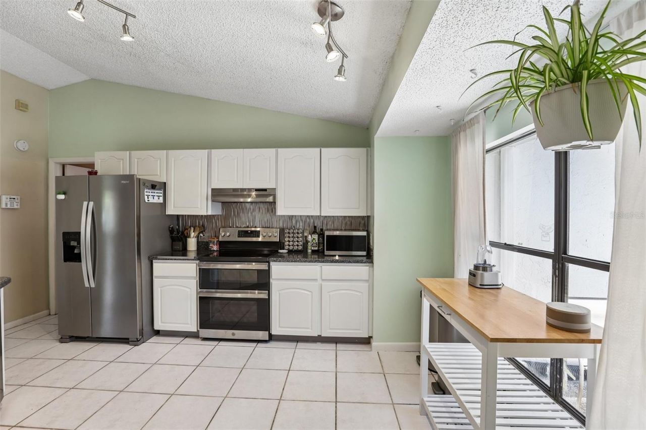 6805 Longpointe Way, Tampa, FL 33615 Photo