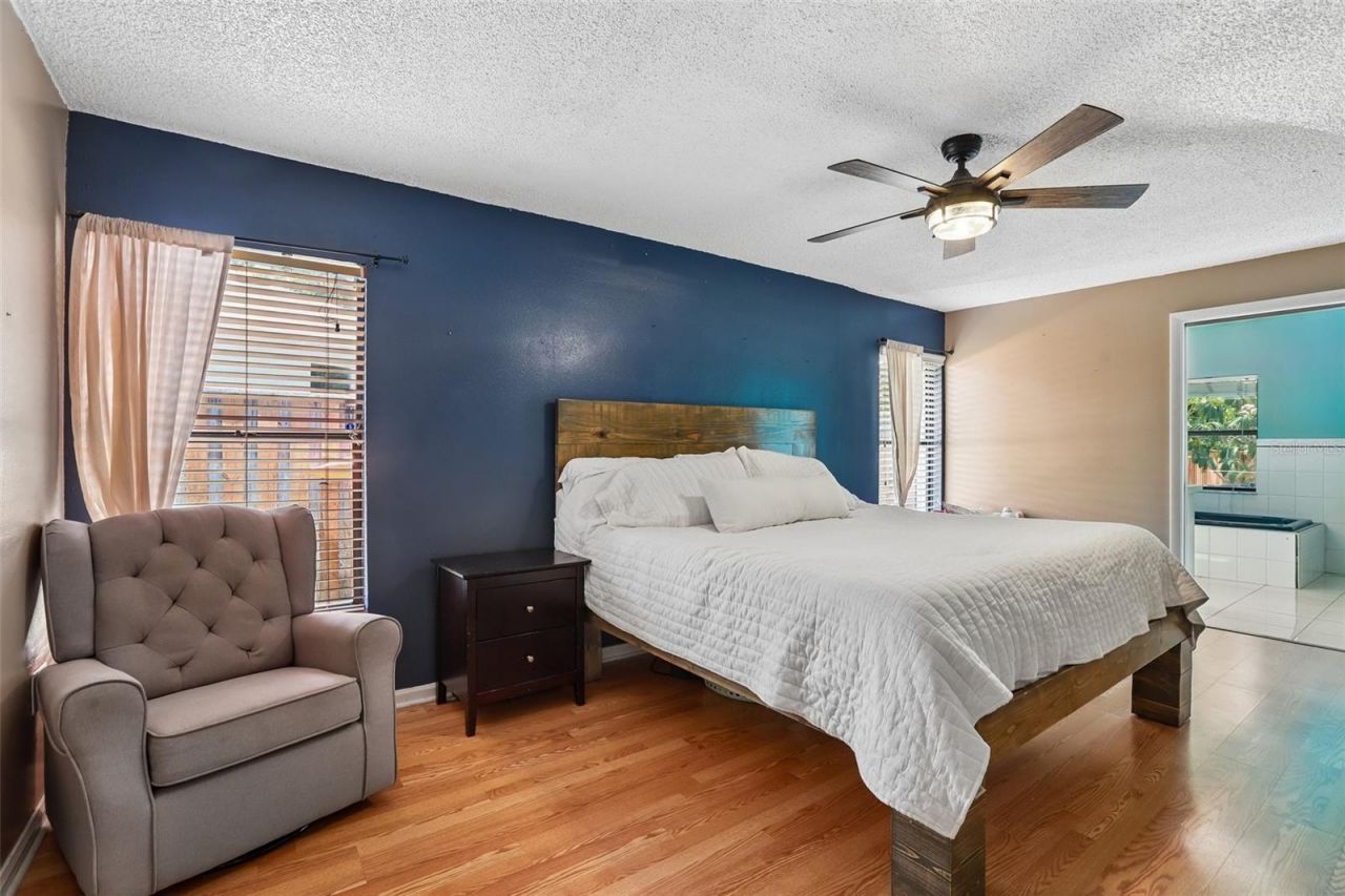6805 Longpointe Way, Tampa, FL 33615 Photo