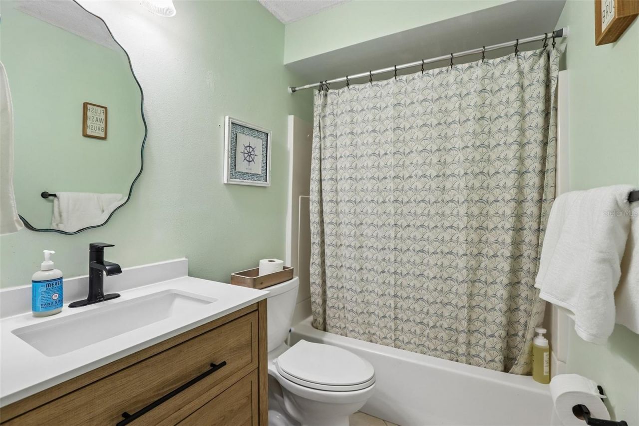 6805 Longpointe Way, Tampa, FL 33615 Photo